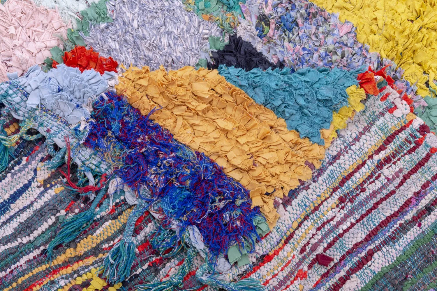 Marokkói Boucherouite szőnyeg 250 x 120 cm