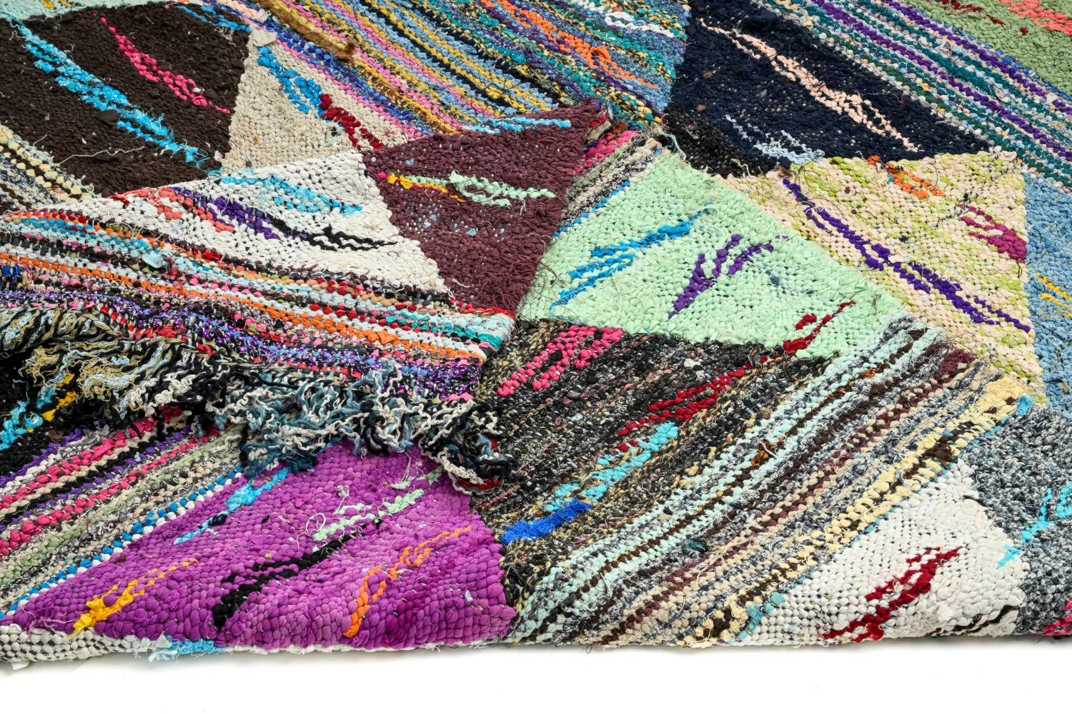 Marokkói Boucherouite szőnyeg 135 x 235 cm