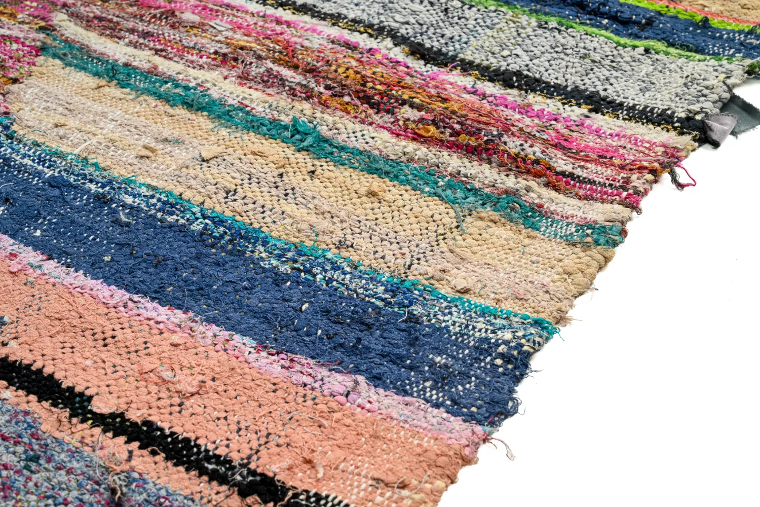 Marokkói Boucherouite szőnyeg 135 x 240 cm