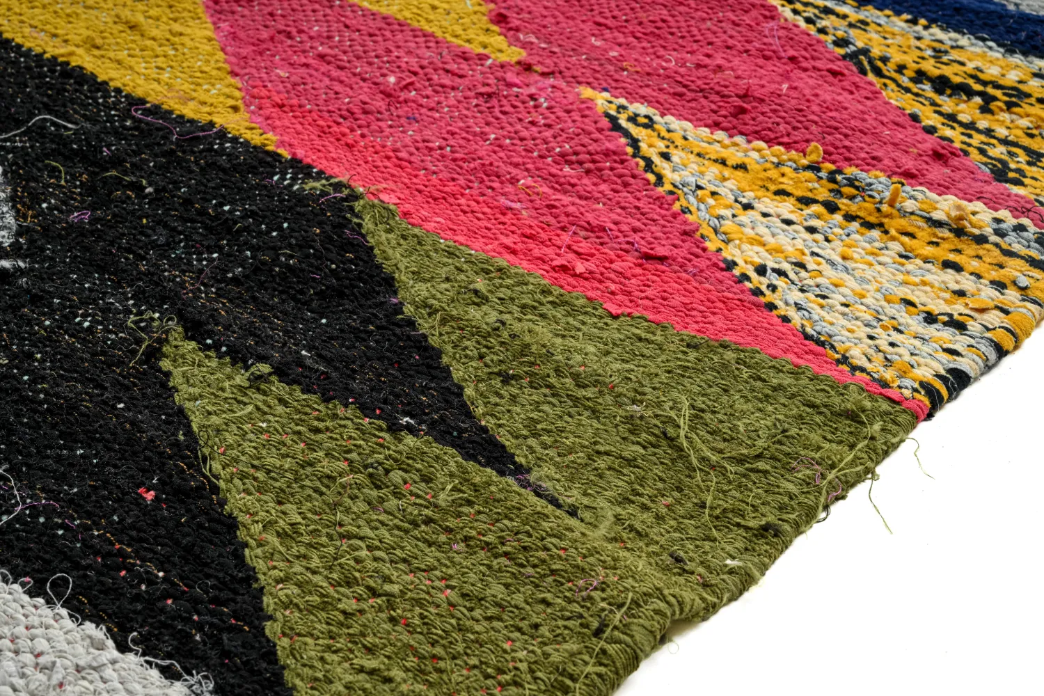 Marokkói Boucherouite szőnyeg 155 x 255 cm