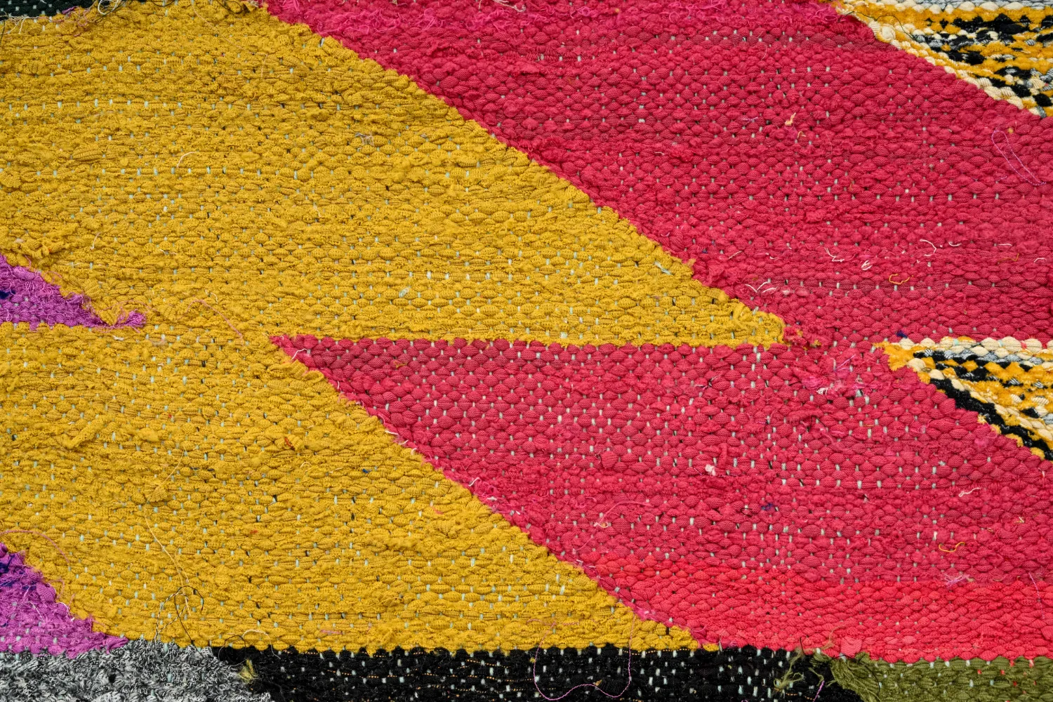 Marokkói Boucherouite szőnyeg 155 x 255 cm