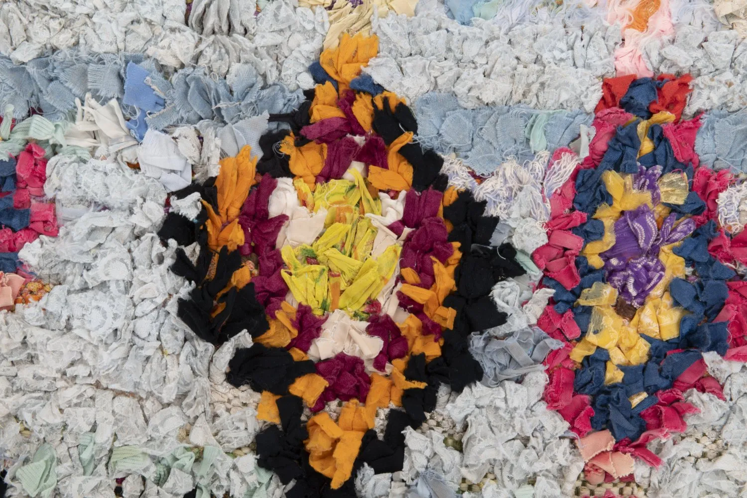 Marokkói Boucherouite szőnyeg 290 x 95 cm