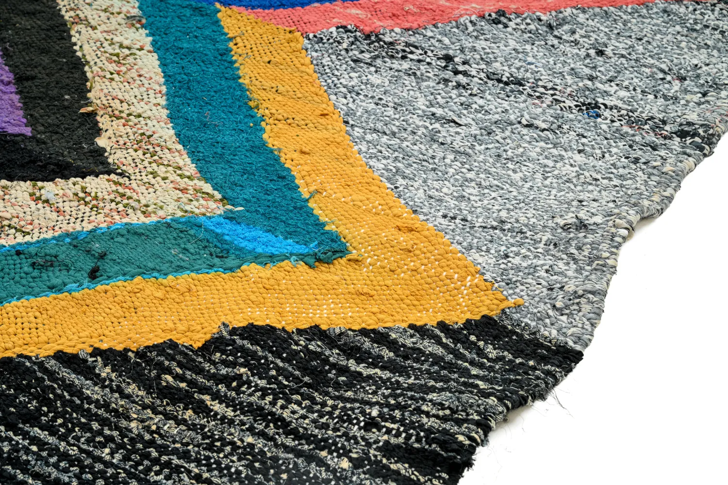 Marokkói Boucherouite szőnyeg 140 x 235 cm