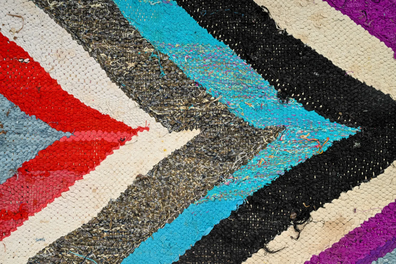 Marokkói Boucherouite szőnyeg 165 x 270 cm