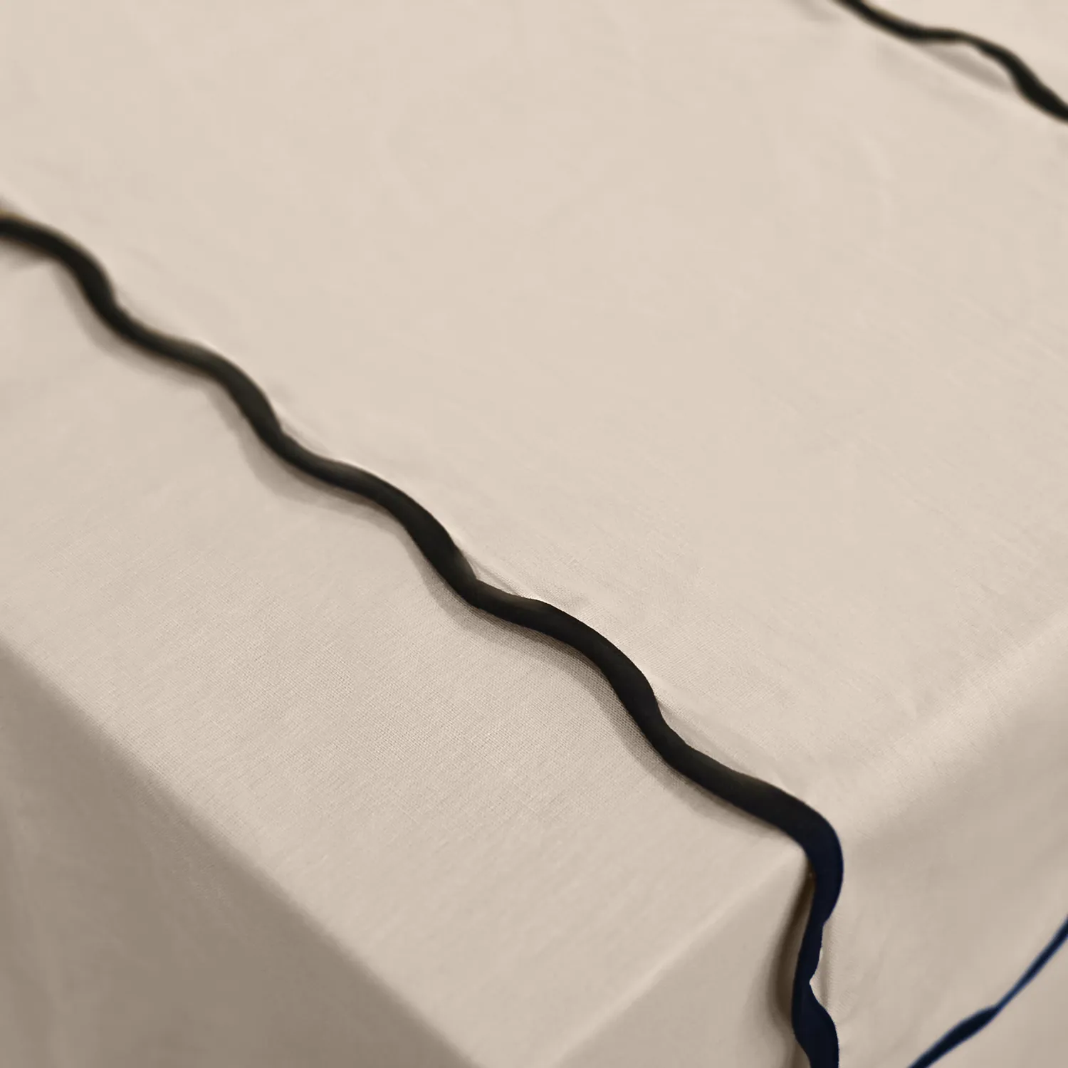 Asztalfutók - Yrsa (világos bézs)