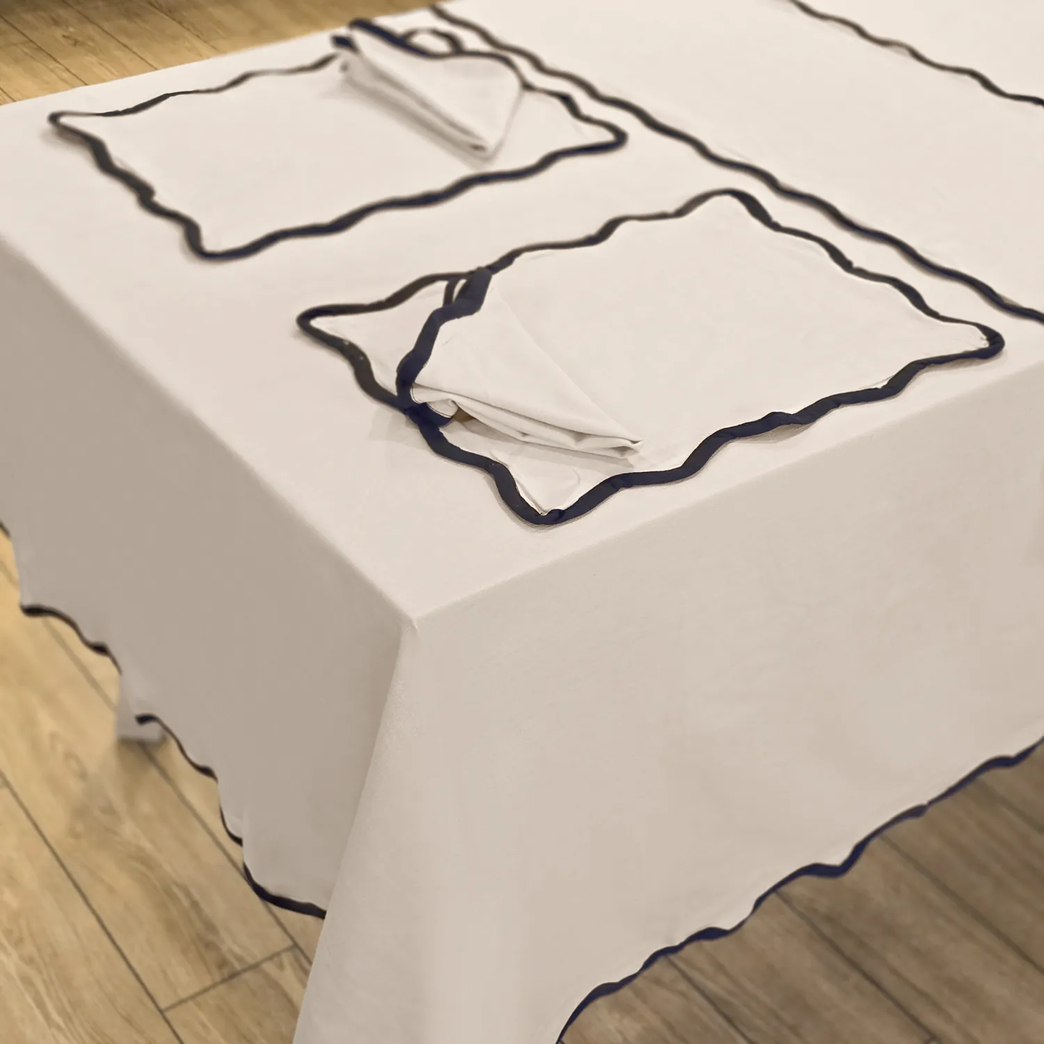 Asztalfutók - Yrsa (világos bézs)