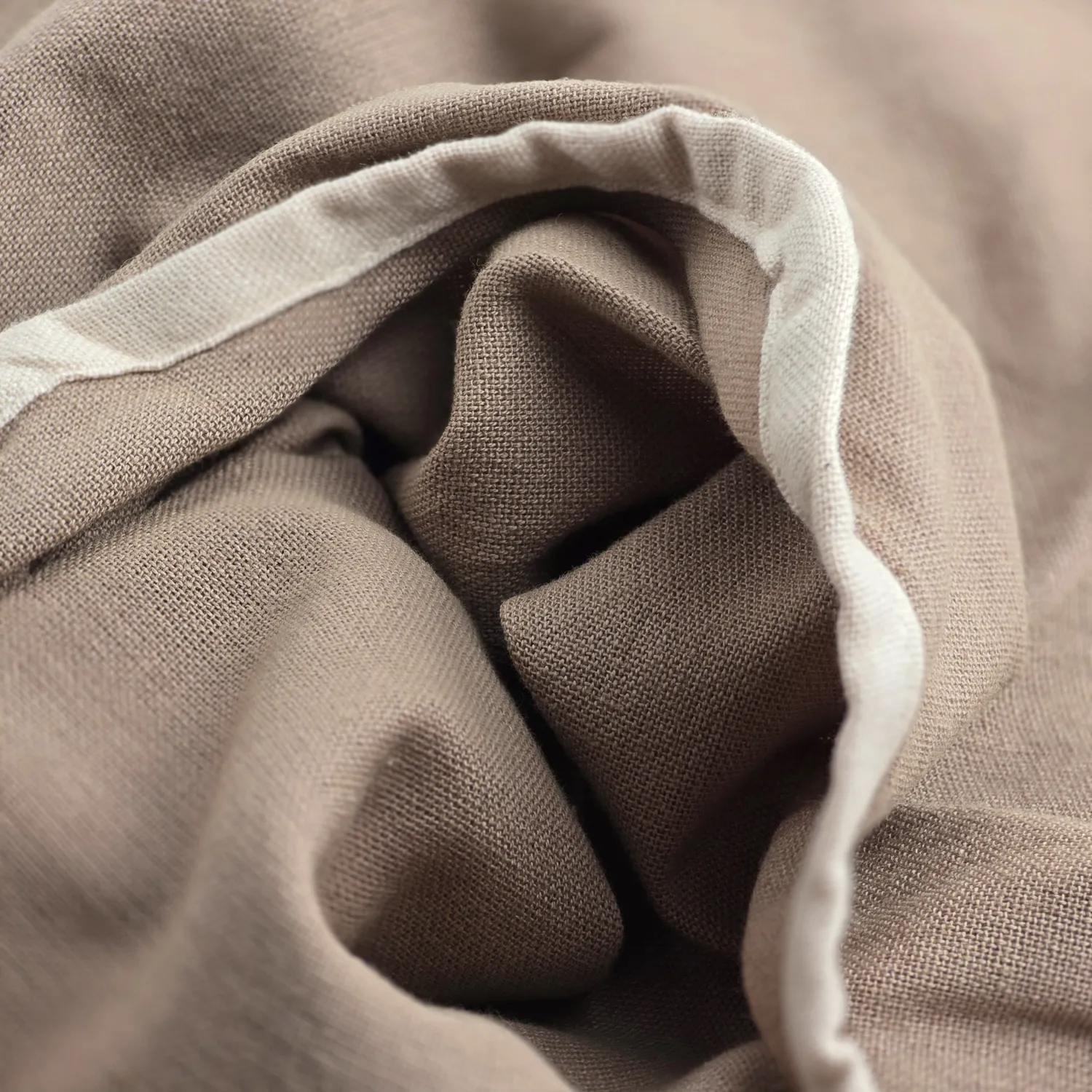 Asztalterítők - Pamut terítő Yrsa (sötét bézs)