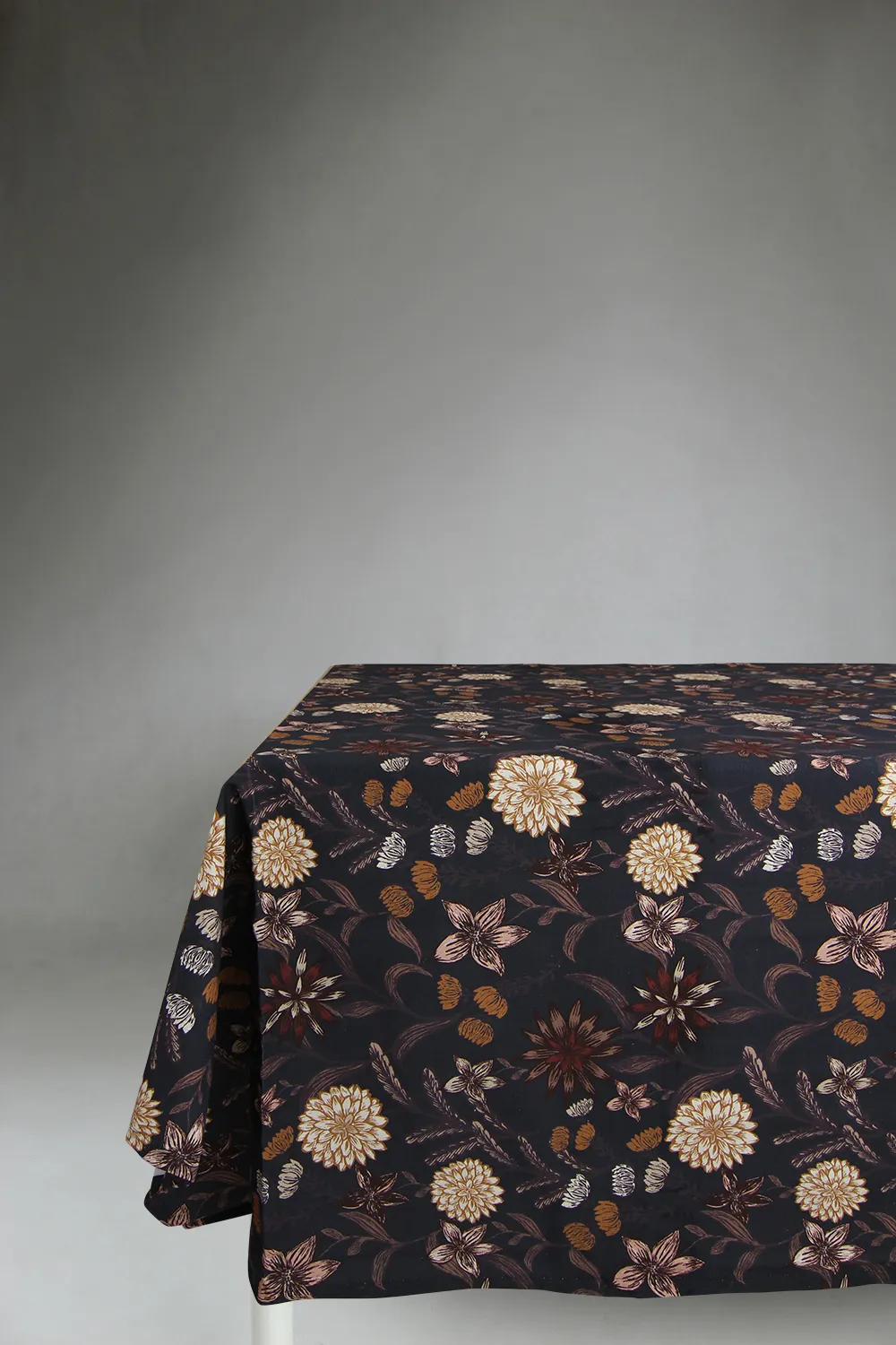 Asztalterítők - Pamut terítő Lotten (sötétszürke)