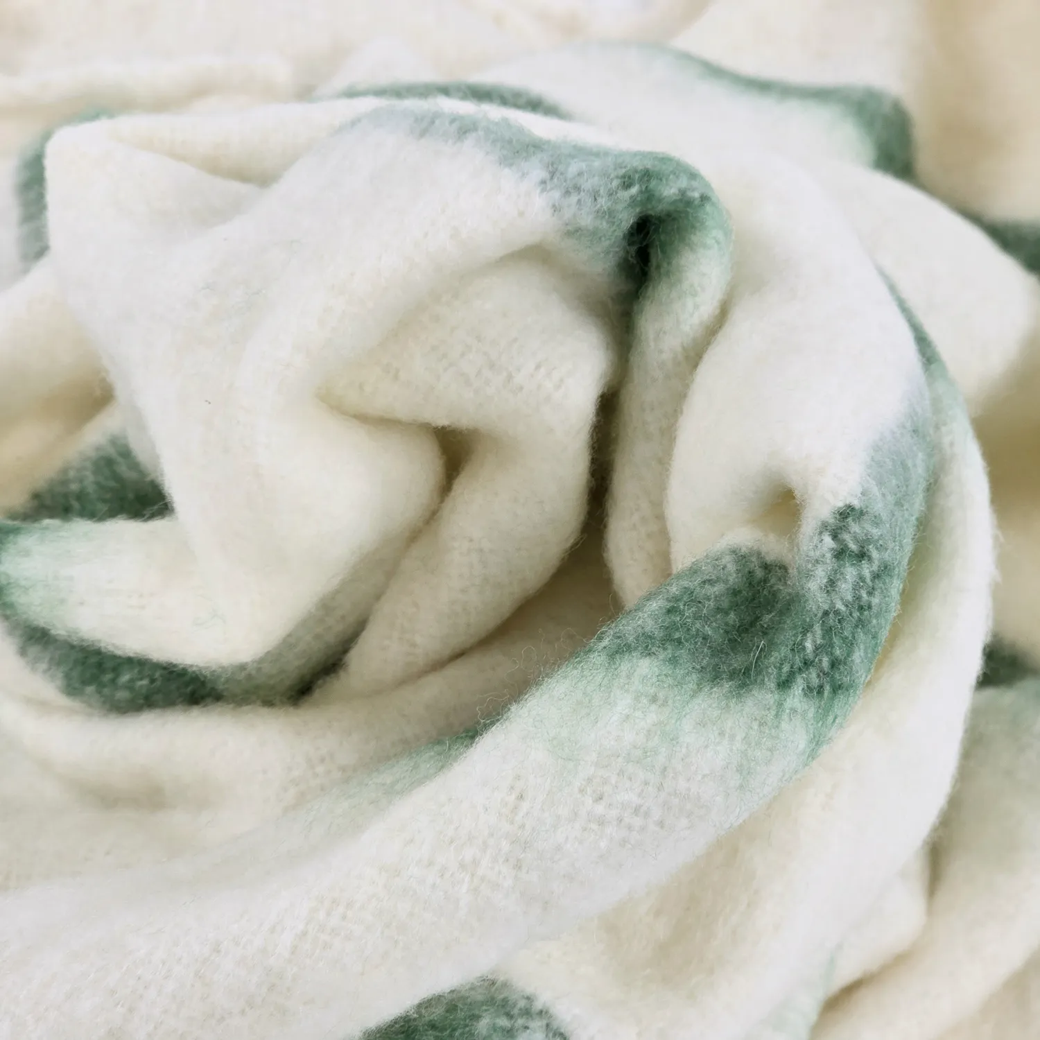 Gyapjúkeverék pléd - Miranda (piros)