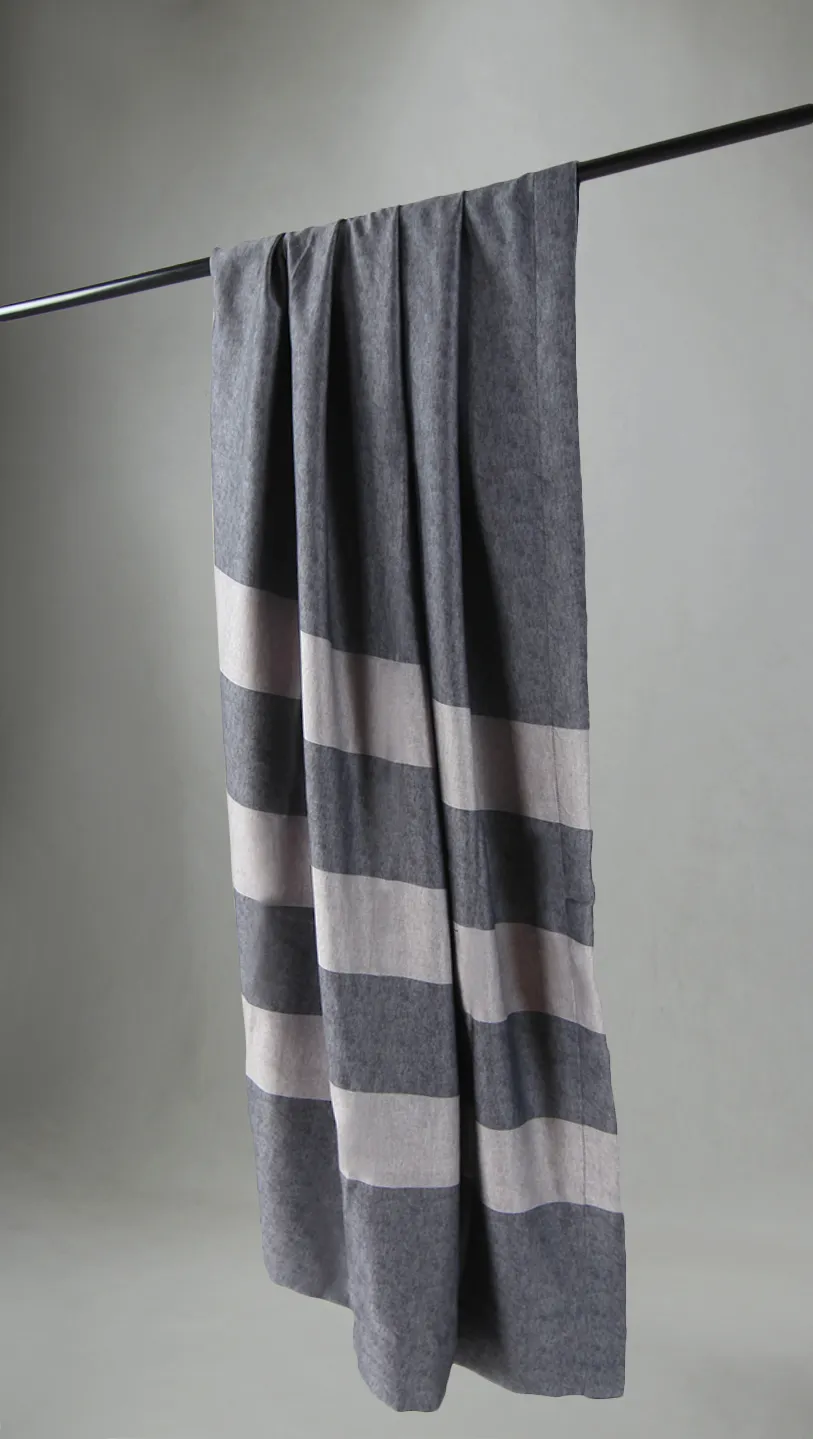 Függönyök - Sötétítő függöny Penda (fekete)