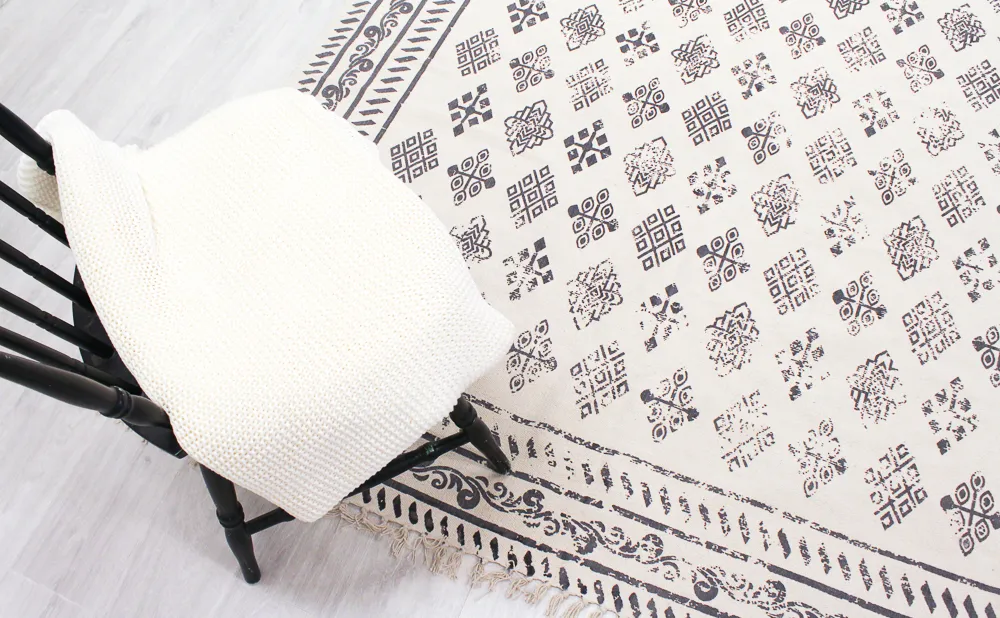 Rongyszőnyeg - Mundal