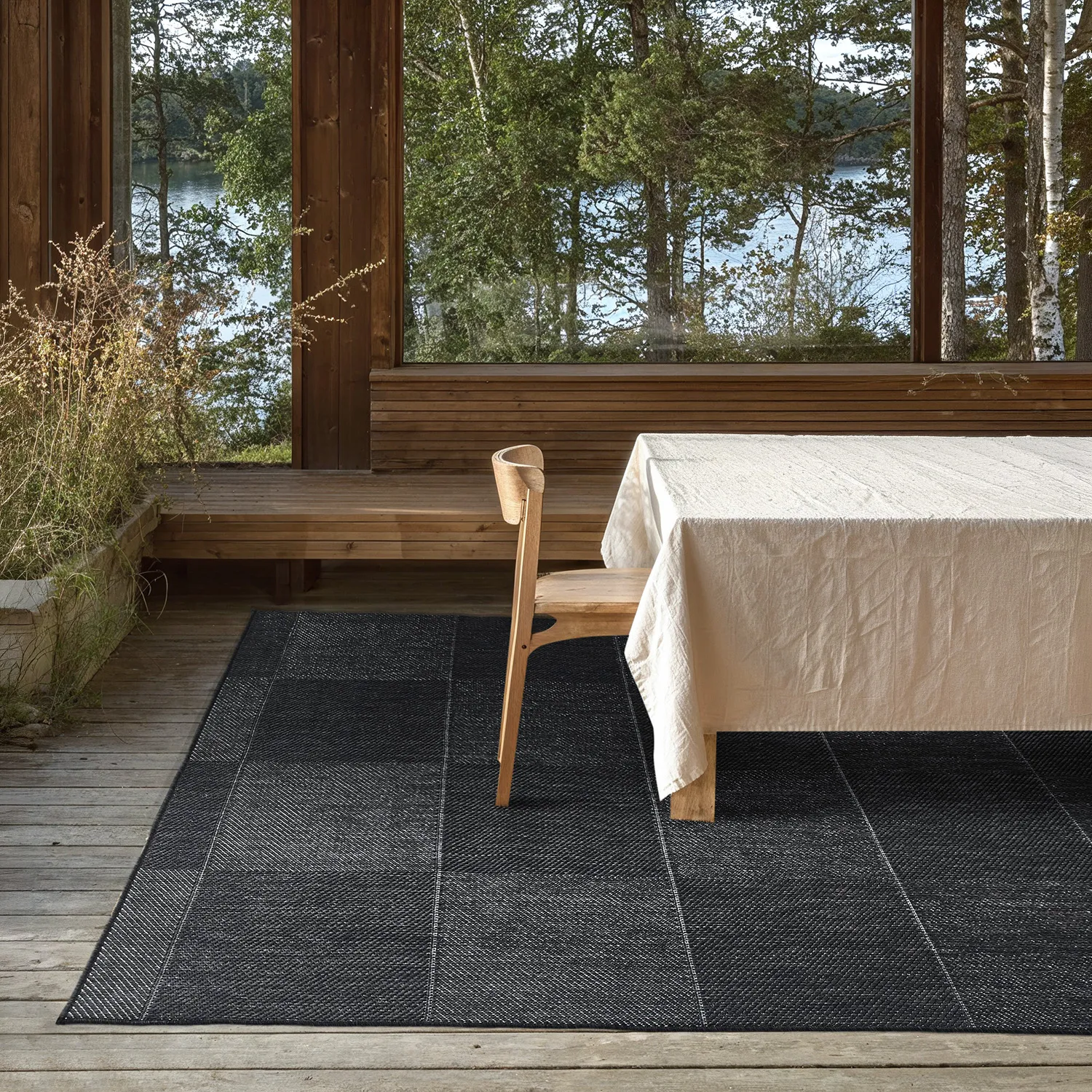 Beltéri és kültéri szőnyeg - utomhusmatta - Ava (fekete)