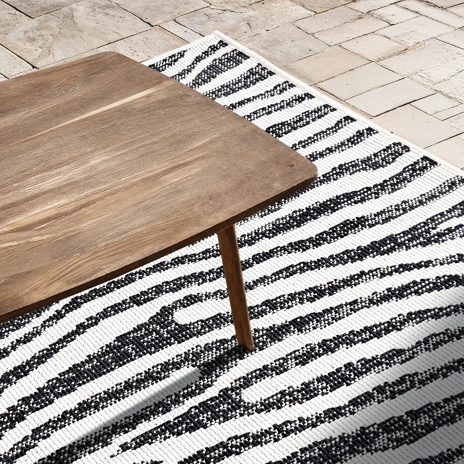 Beltéri és kültéri szőnyeg - utomhusmatta - Vaura (fekete/fehér)