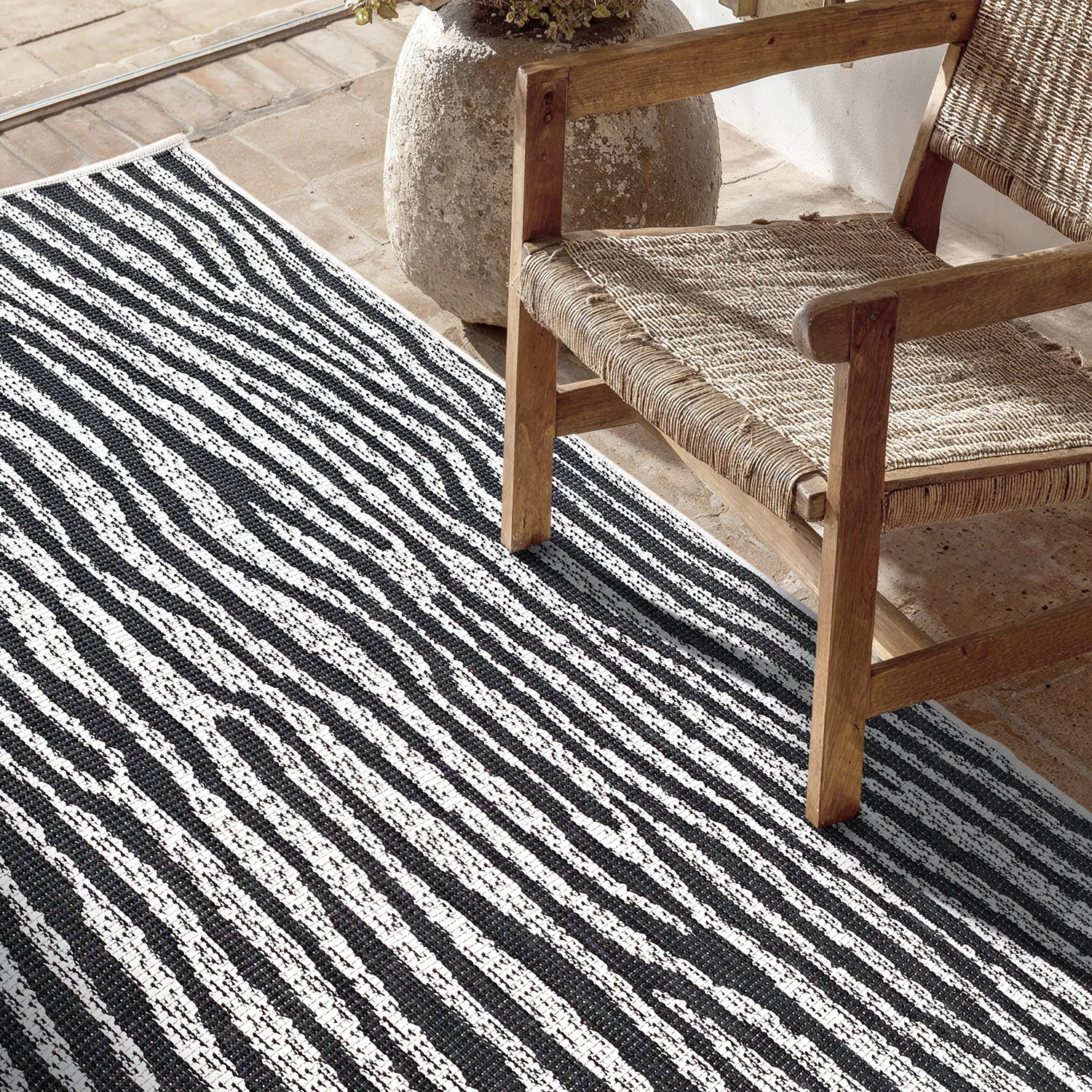 Beltéri és kültéri szőnyeg - utomhusmatta - Vaura (fekete/fehér)