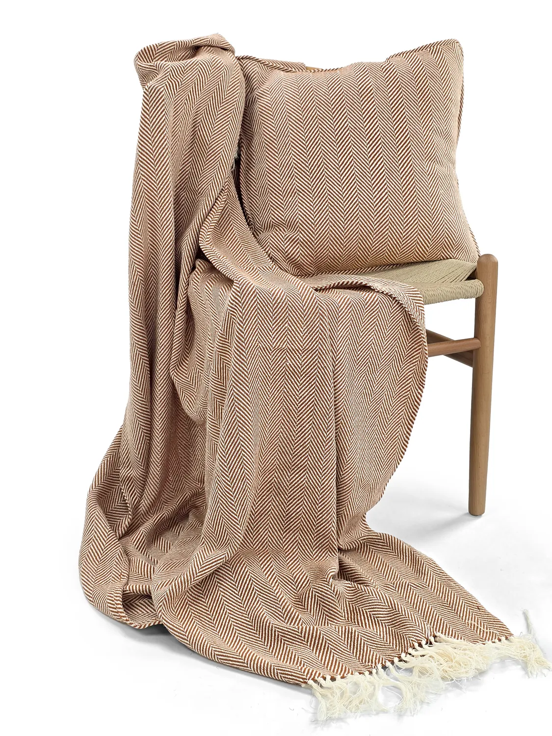 Párnahuzat - Denisa Fishbone (barna/fehér)