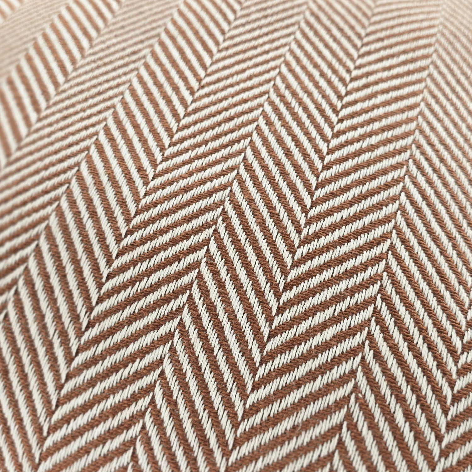 Párnahuzat - Denisa Fishbone (barna/fehér)