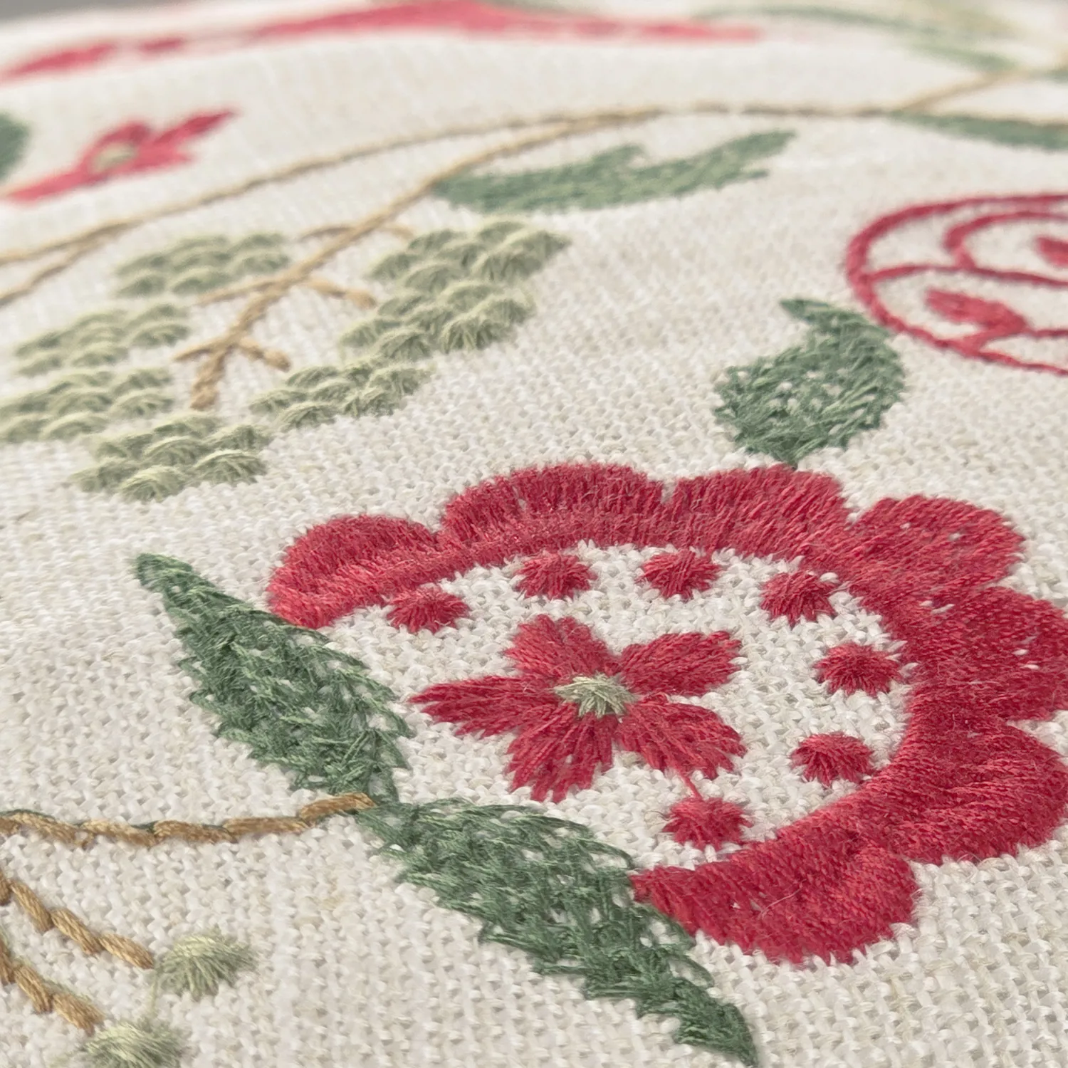 Párnahuzat - Kalmar Embroidered Cushion Cover (multi)
