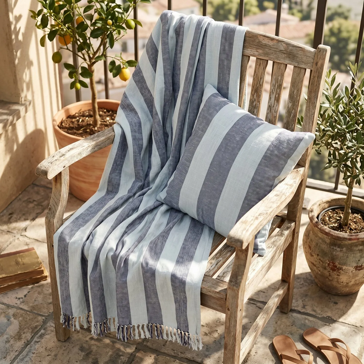 Párnahuzat - Kora stripe cotton cushion cover (sötétkék/világoskék)