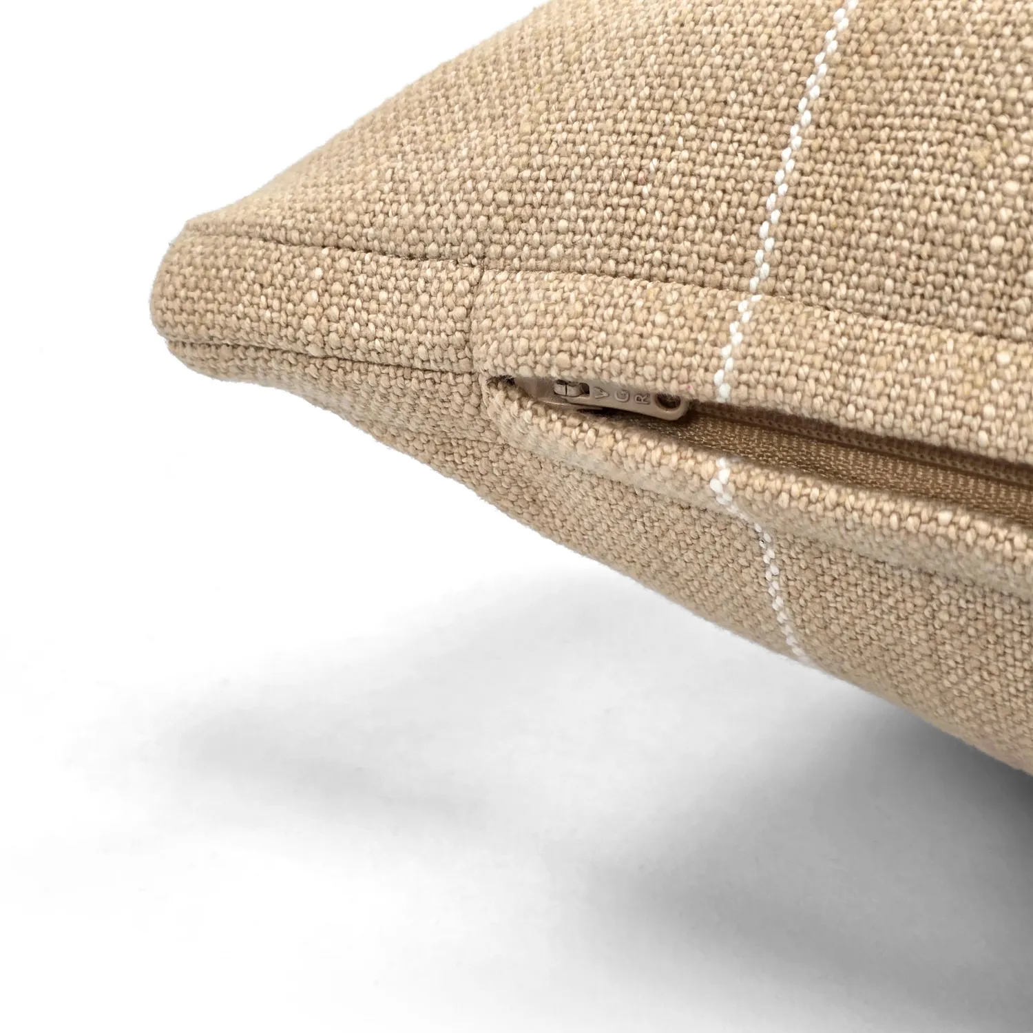 Párnahuzat - Martina Stripe (bézs/fehér)