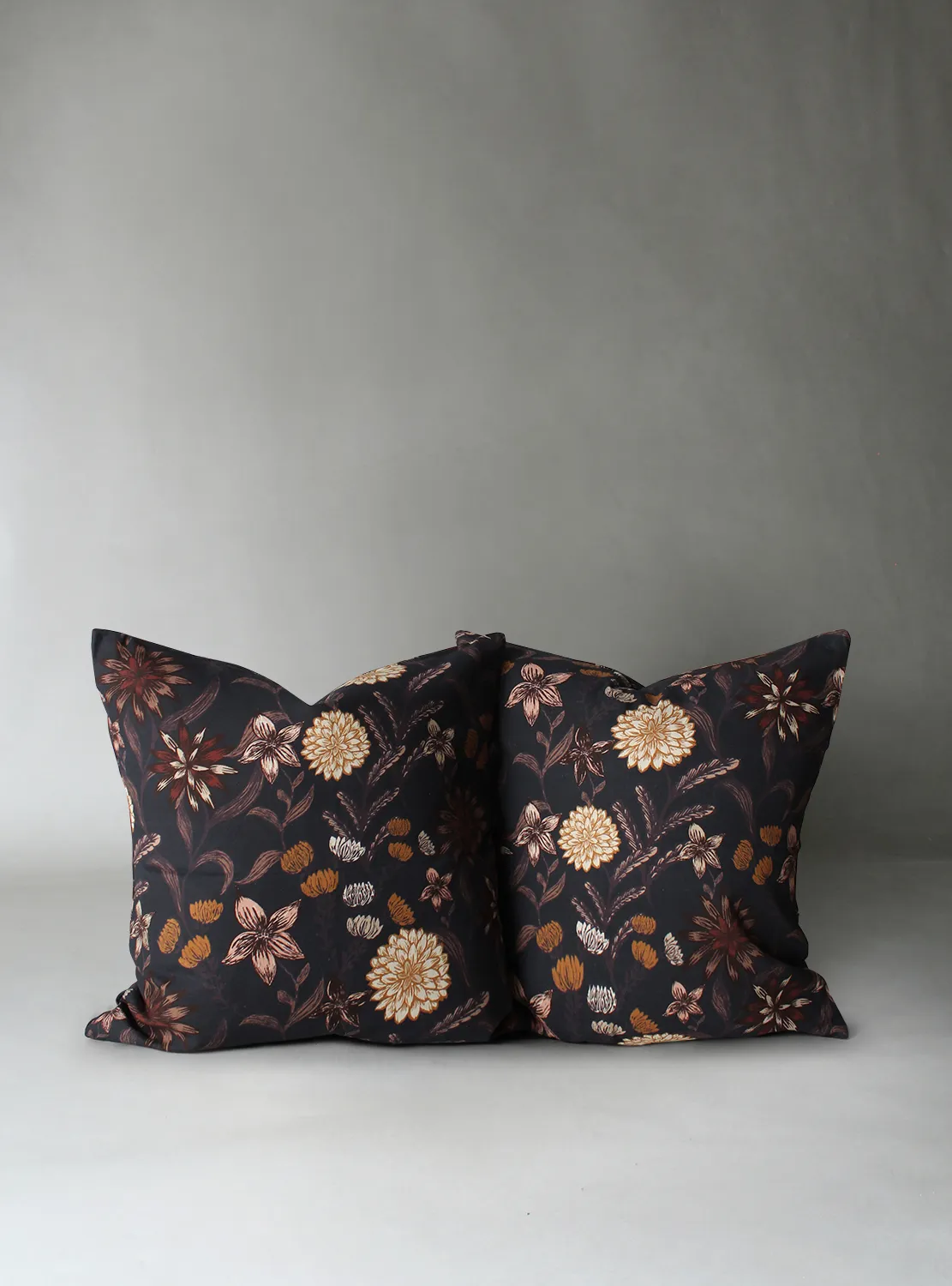 2 darabos párnahuzat készlet Lotten (sötétszürke)