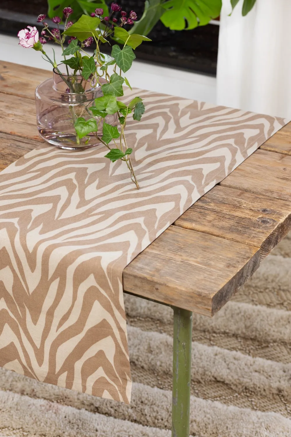 Asztalfutók - Futó Laura (sötét bézs)