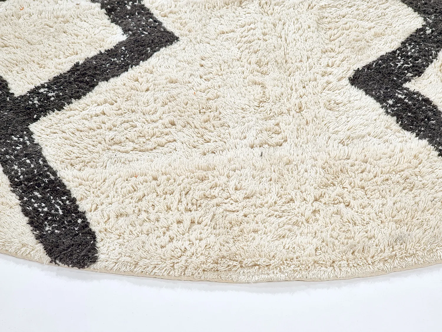 Kerek szőnyeg - Chablis Natural Cotton Shaggy (offwhite/fekete)