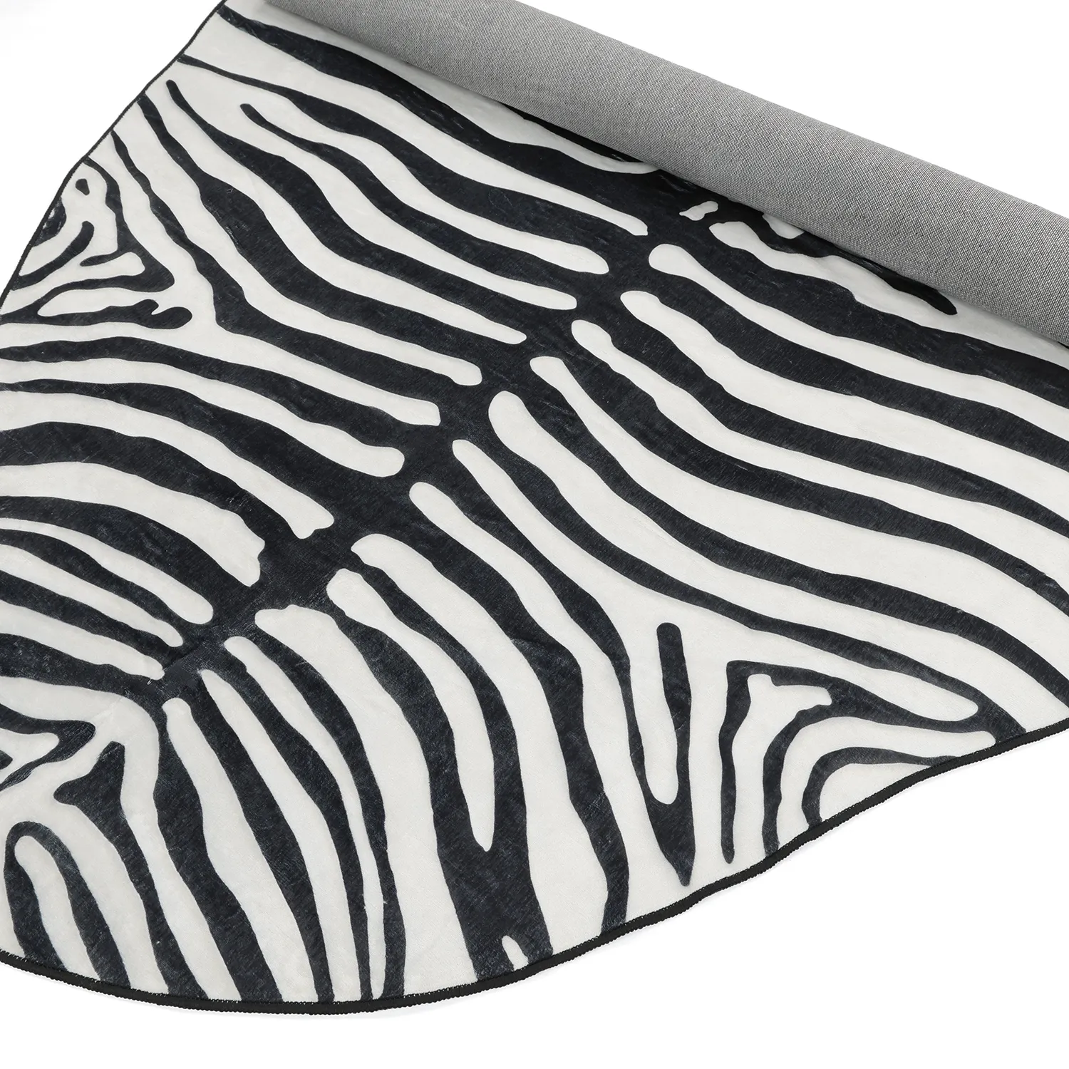 Kerek hullámos Wilton szőnyeg - Zebra (fekete/fehér)