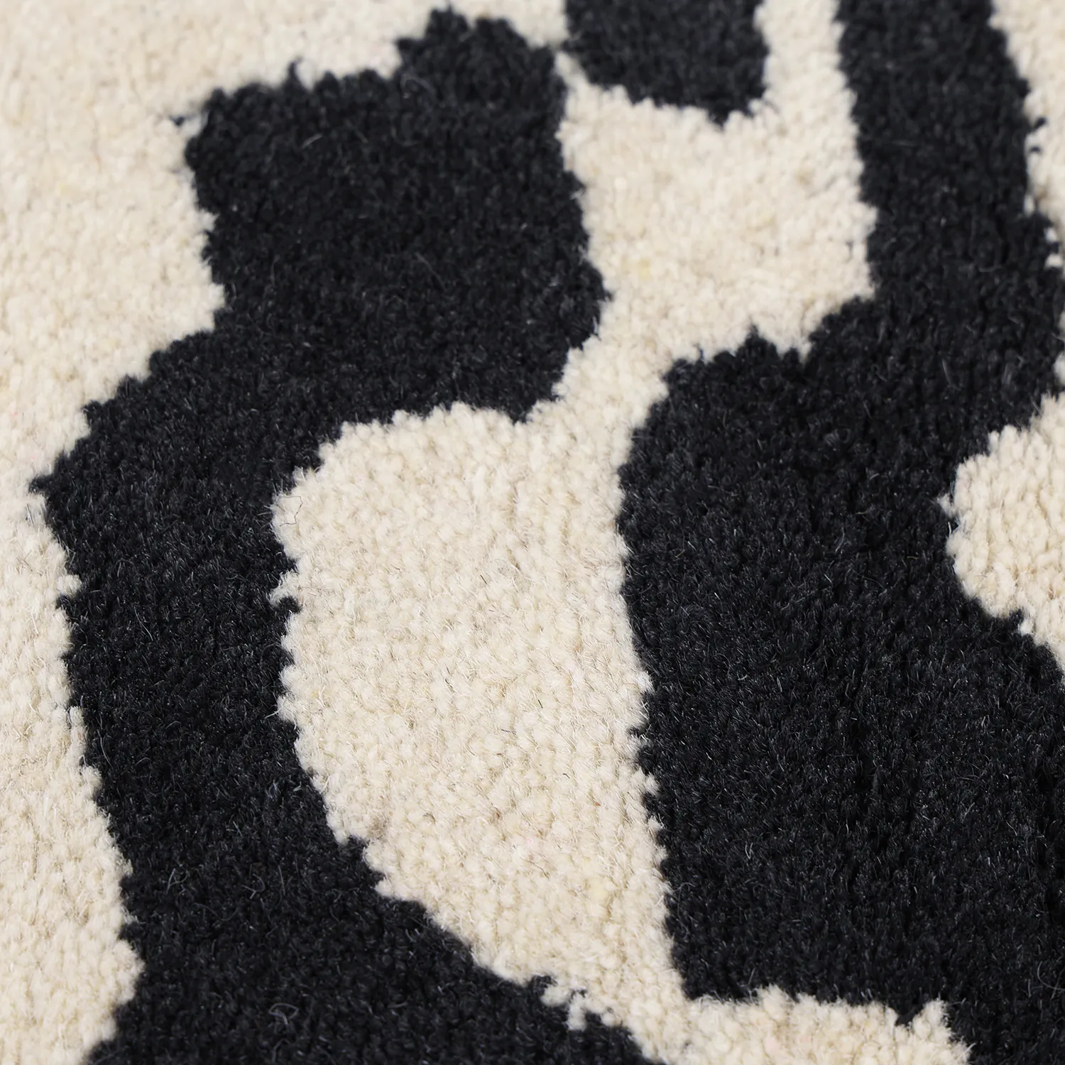 Shaggy szőnyeg - Zebra Tufted Wool Premium (fehér/fekete)