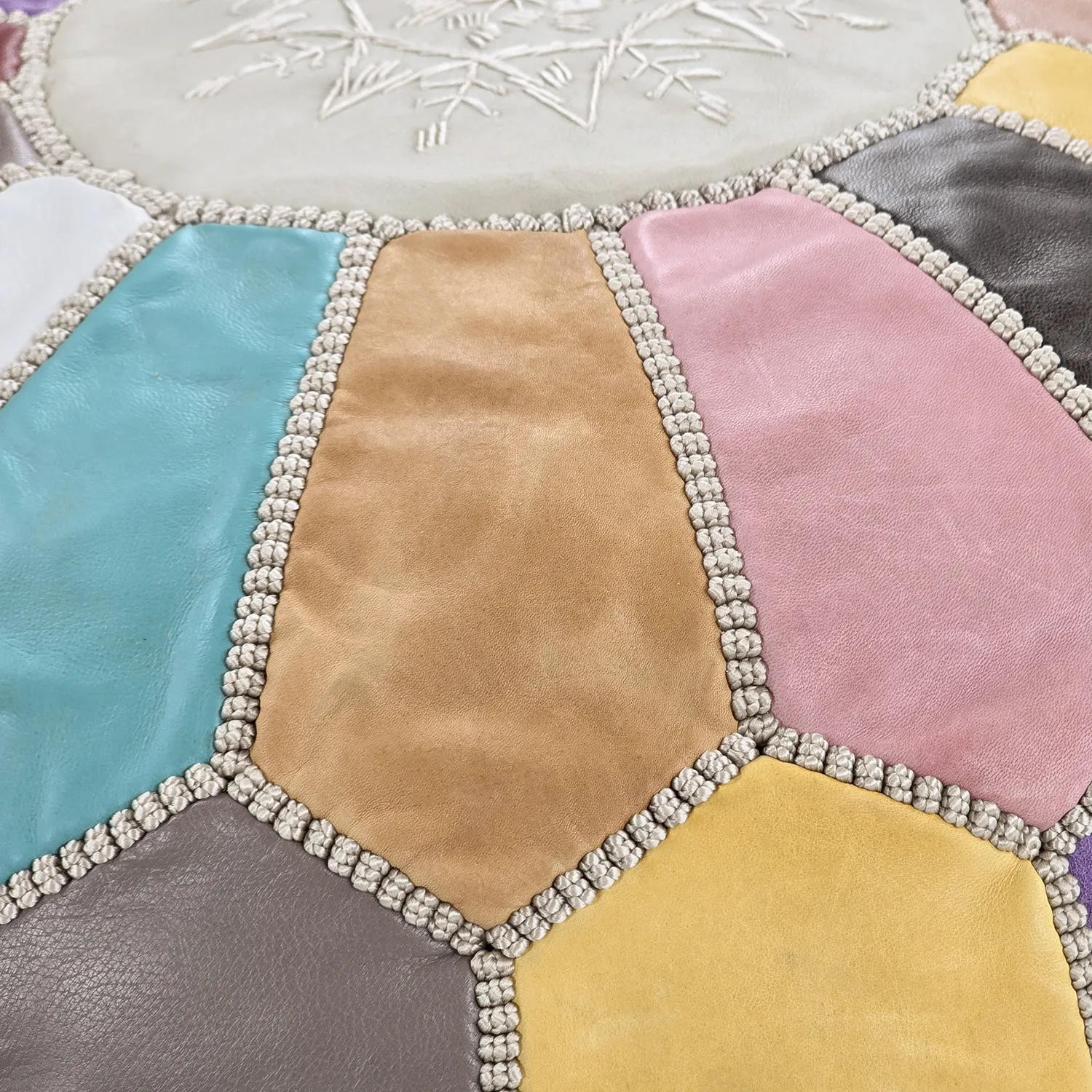 Ülőpuff - Marokkói bőrpuff (multi) 02