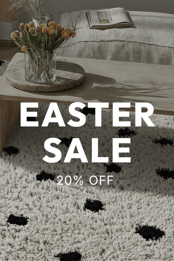 Elegáns, puha shaggy szőnyeg meleg őszi árnyalatokban, amely hívogató és stílusos hangulatot kölcsönöz a nappalinak.