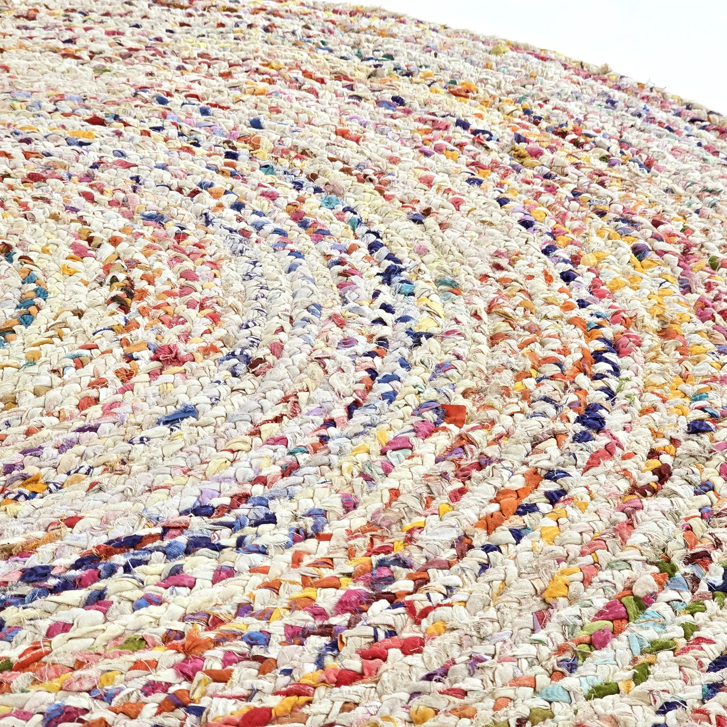 Runda mattor - Flätan (fehér/sokszínű)