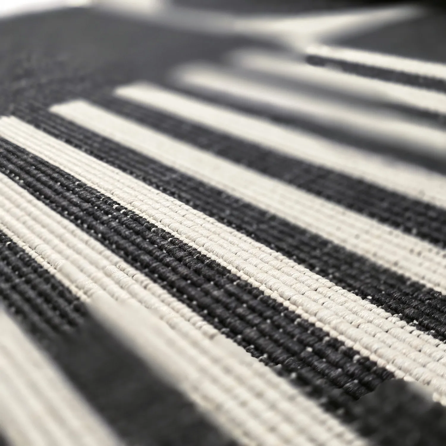 Beltéri és kültéri szőnyeg - Aurora (fekete/fehér)