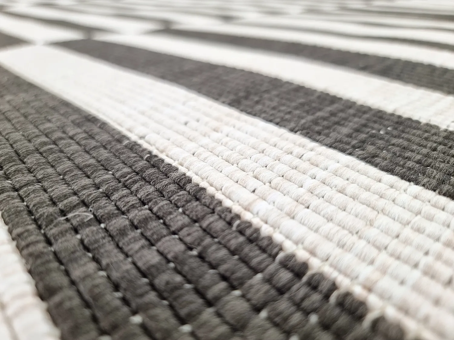 Beltéri és kültéri szőnyeg - Roscoe (fekete)