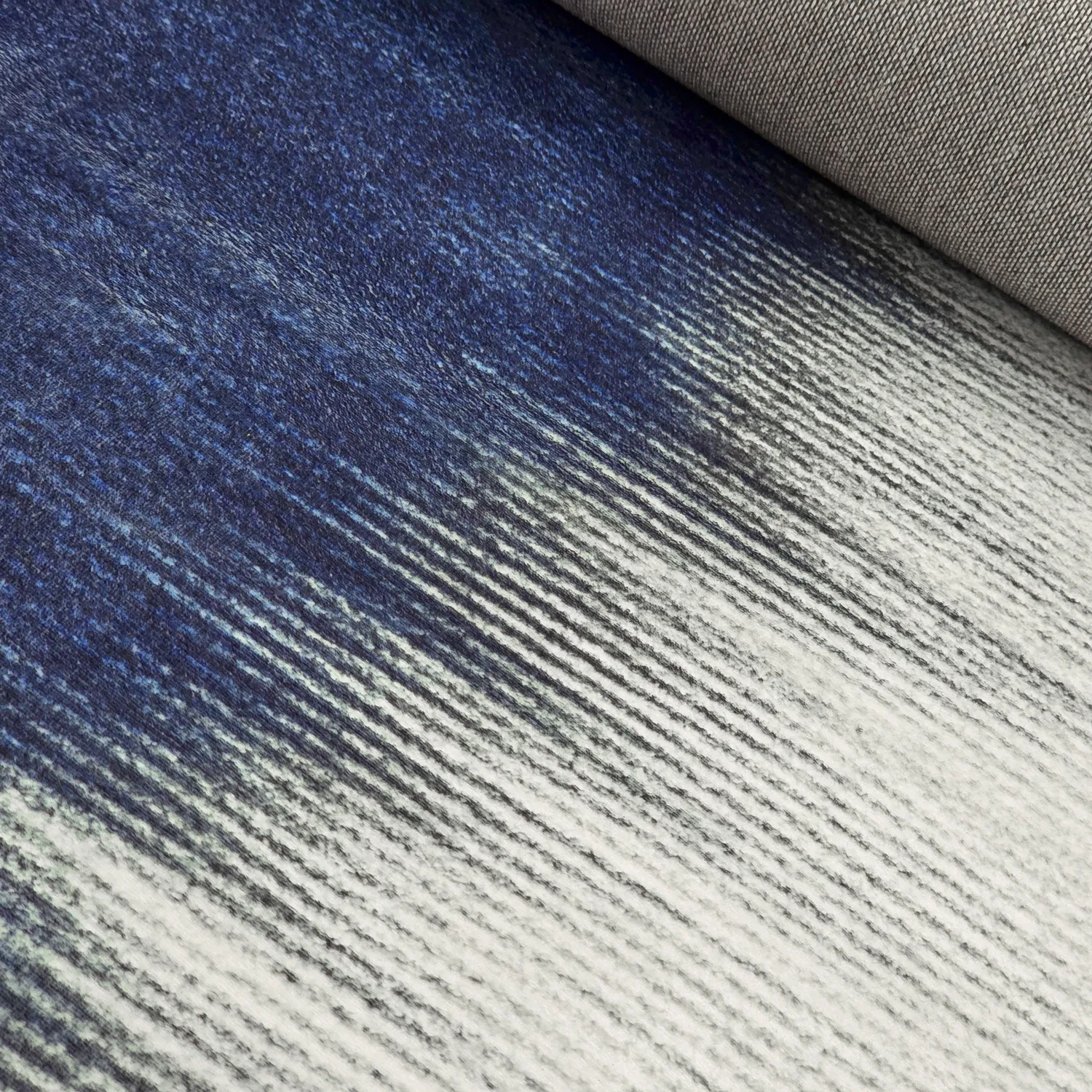 Wilton szőnyeg - Cara (fehér/sötétkék)