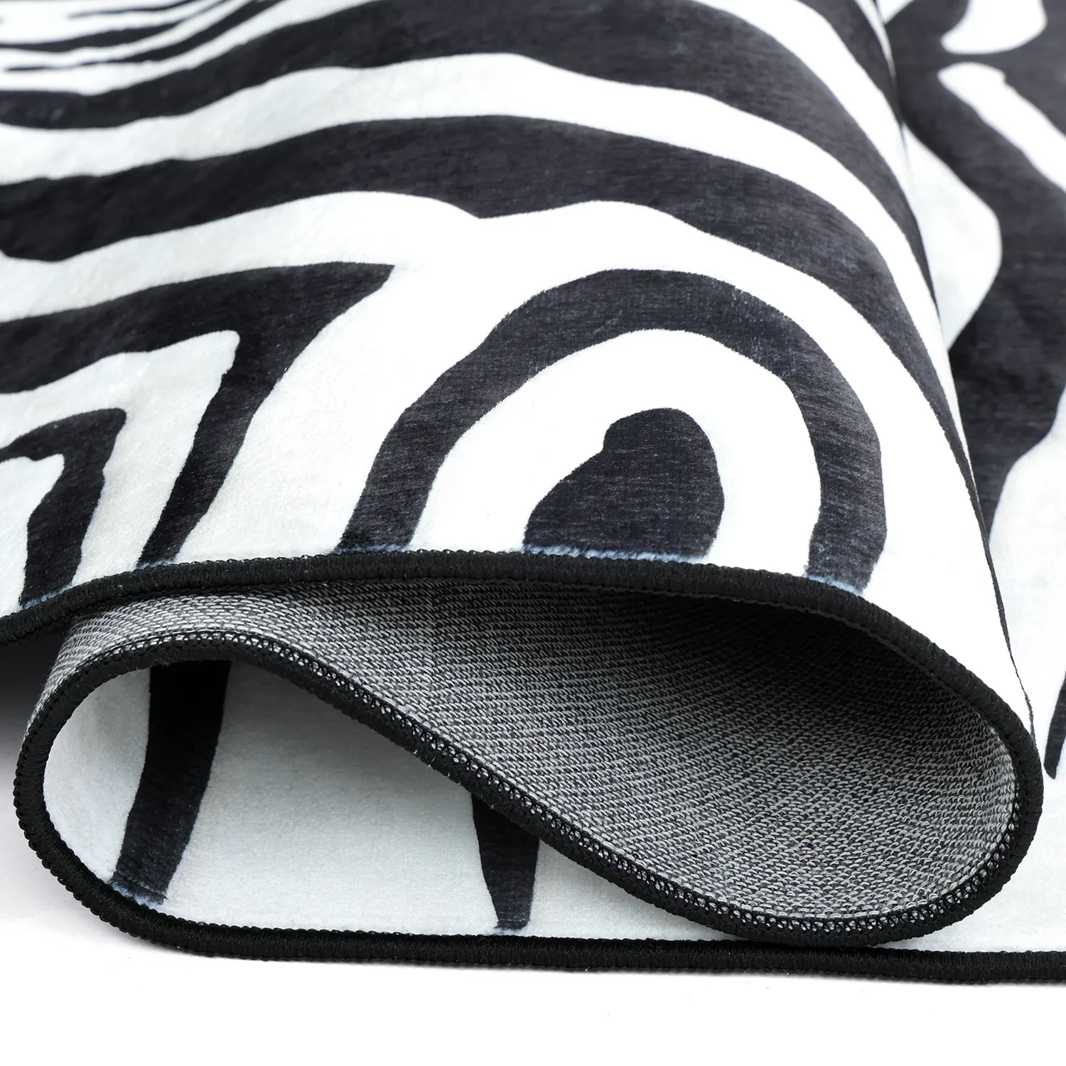 Félovális Wilton szőnyeg - Zebra (fekete/fehér)