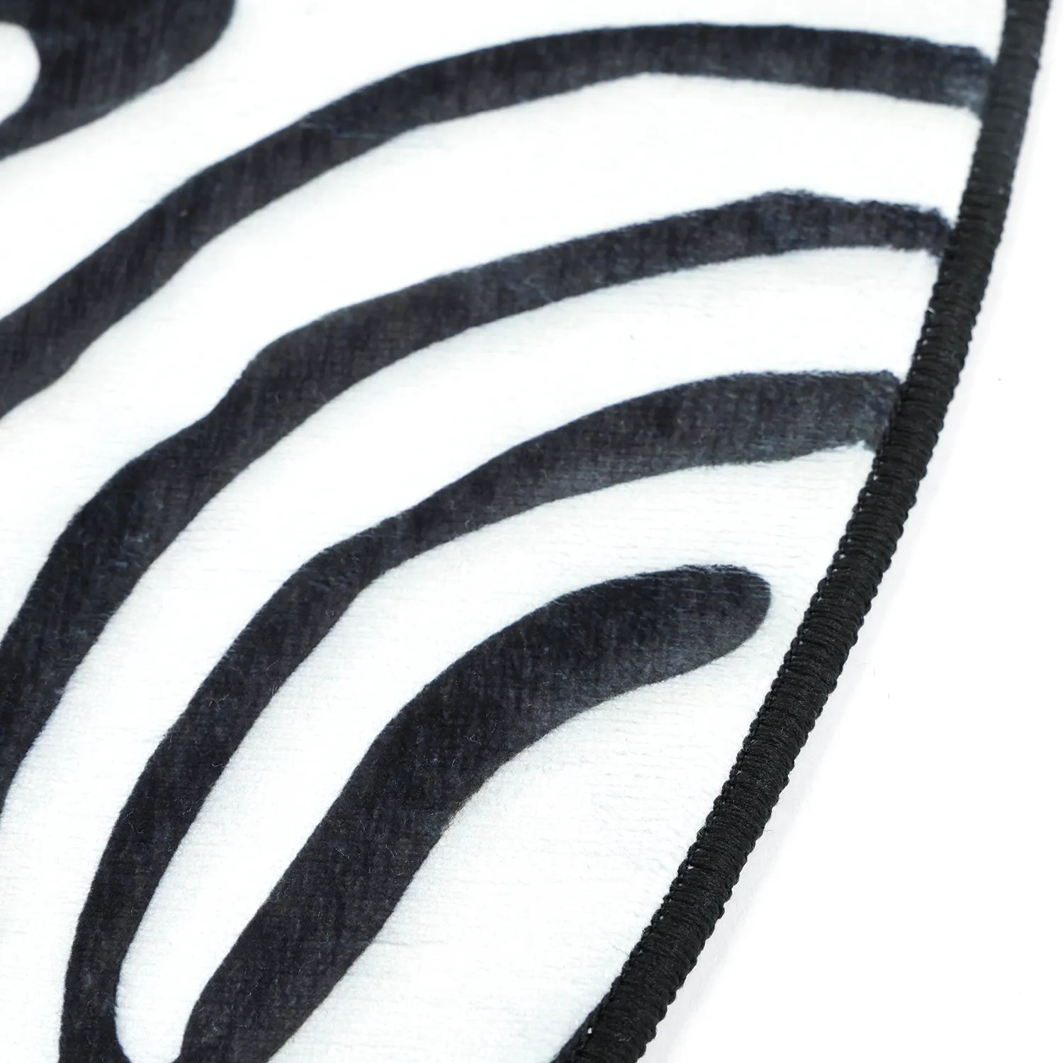 Félovális Wilton szőnyeg - Zebra (fekete/fehér)