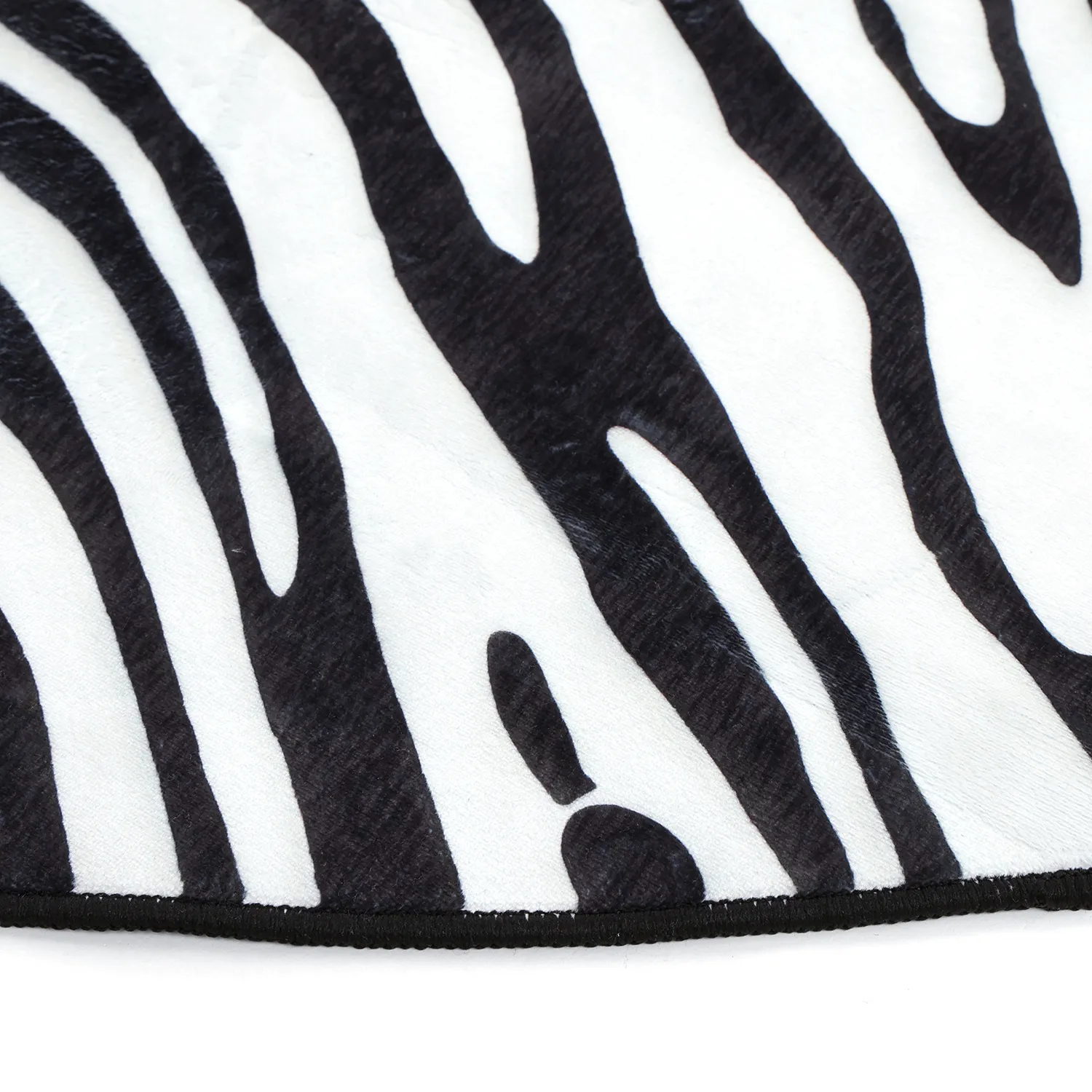 Félovális Wilton szőnyeg - Zebra (fekete/fehér)
